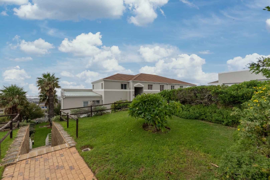 1 Bedroom Property for Sale in Vredehoek Western Cape